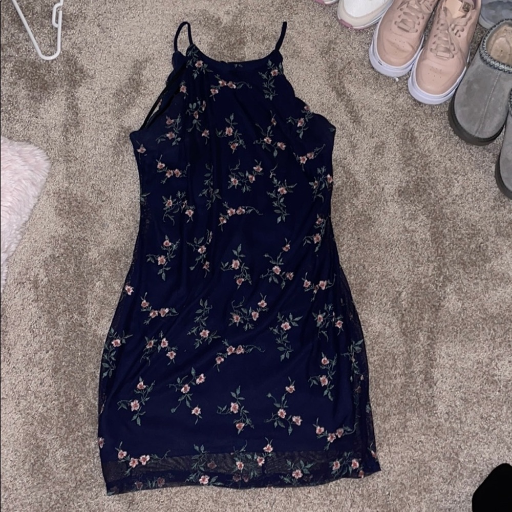 Embroidered mesh body con